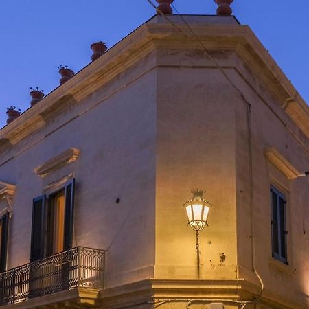 شقة Palazzo Acquaviva - Il Giardino Sospeso ليتشي المظهر الخارجي الصورة