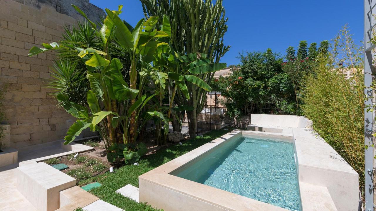 شقة Palazzo Acquaviva - Il Giardino Sospeso ليتشي المظهر الخارجي الصورة